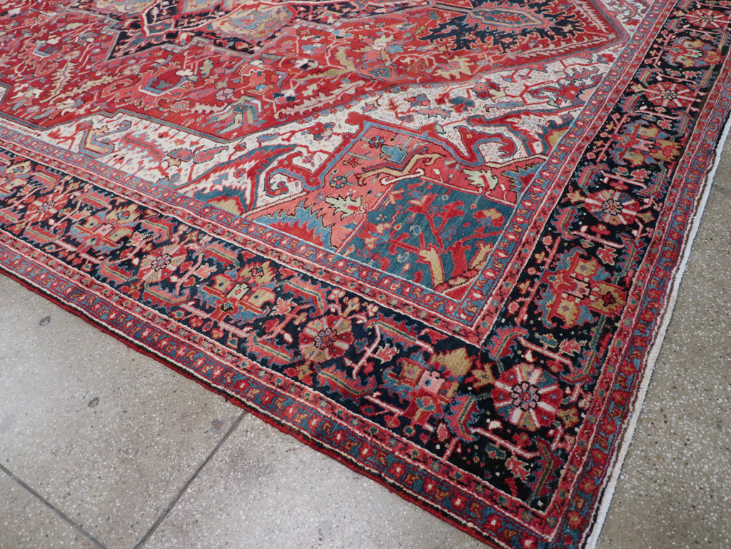 Antique Persian Heriz Carpet, No.27299 - Galerie Shabab