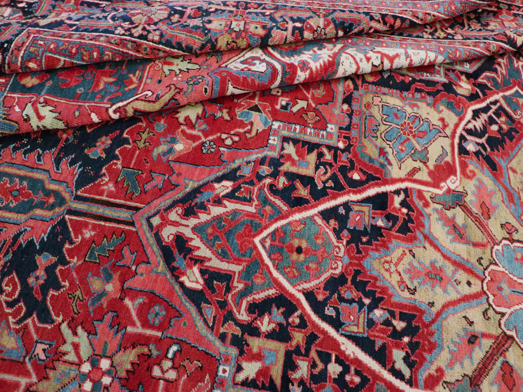 Antique Persian Heriz Carpet, No.27299 - Galerie Shabab