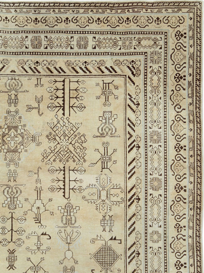 Antique East Turkestan Khotan Room Size Carpet, No.27303 - Galerie Shabab