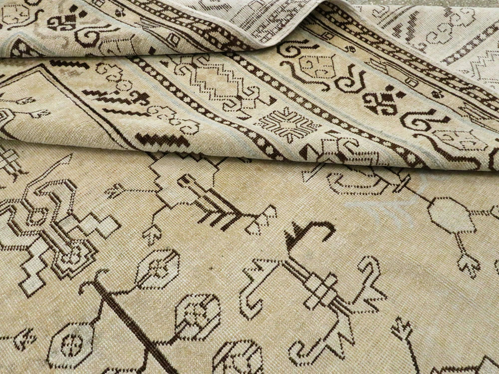 Antique East Turkestan Khotan Room Size Carpet, No.27303 - Galerie Shabab