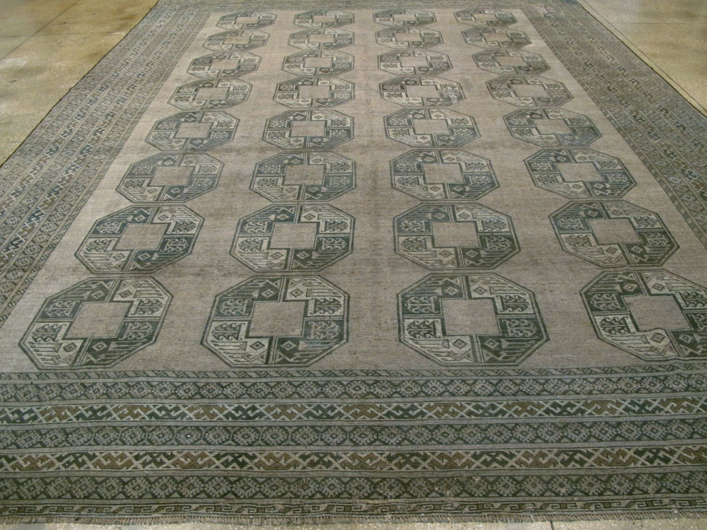Vintage Central Asian Bokhara Carpet, No.27304 - Galerie Shabab