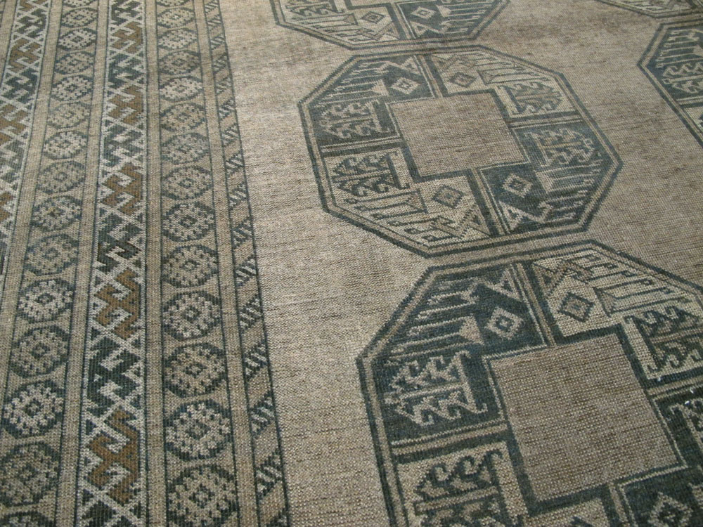 Vintage Central Asian Bokhara Carpet, No.27304 - Galerie Shabab