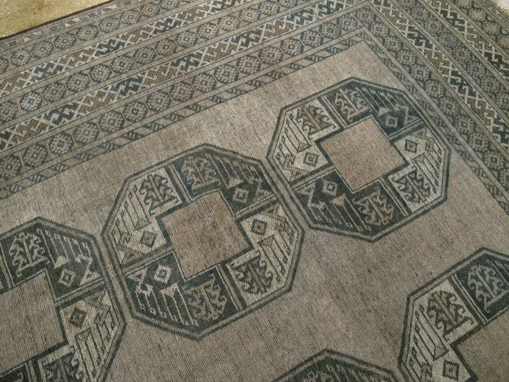 Vintage Central Asian Bokhara Carpet, No.27304 - Galerie Shabab