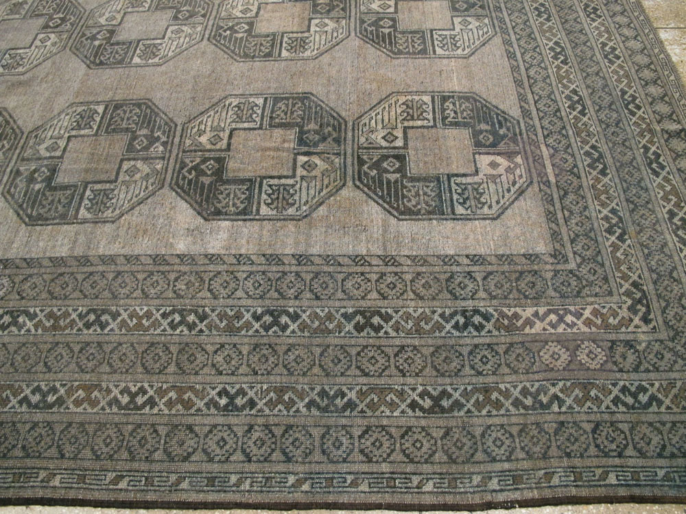 Vintage Central Asian Bokhara Carpet, No.27304 - Galerie Shabab