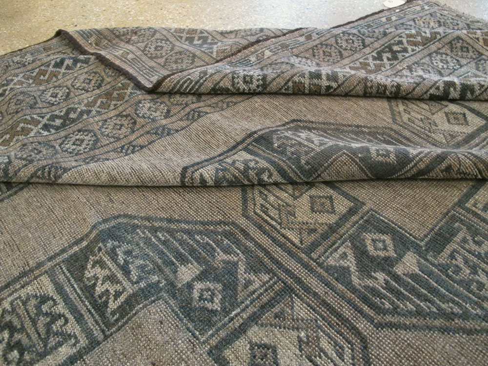 Vintage Central Asian Bokhara Carpet, No.27304 - Galerie Shabab