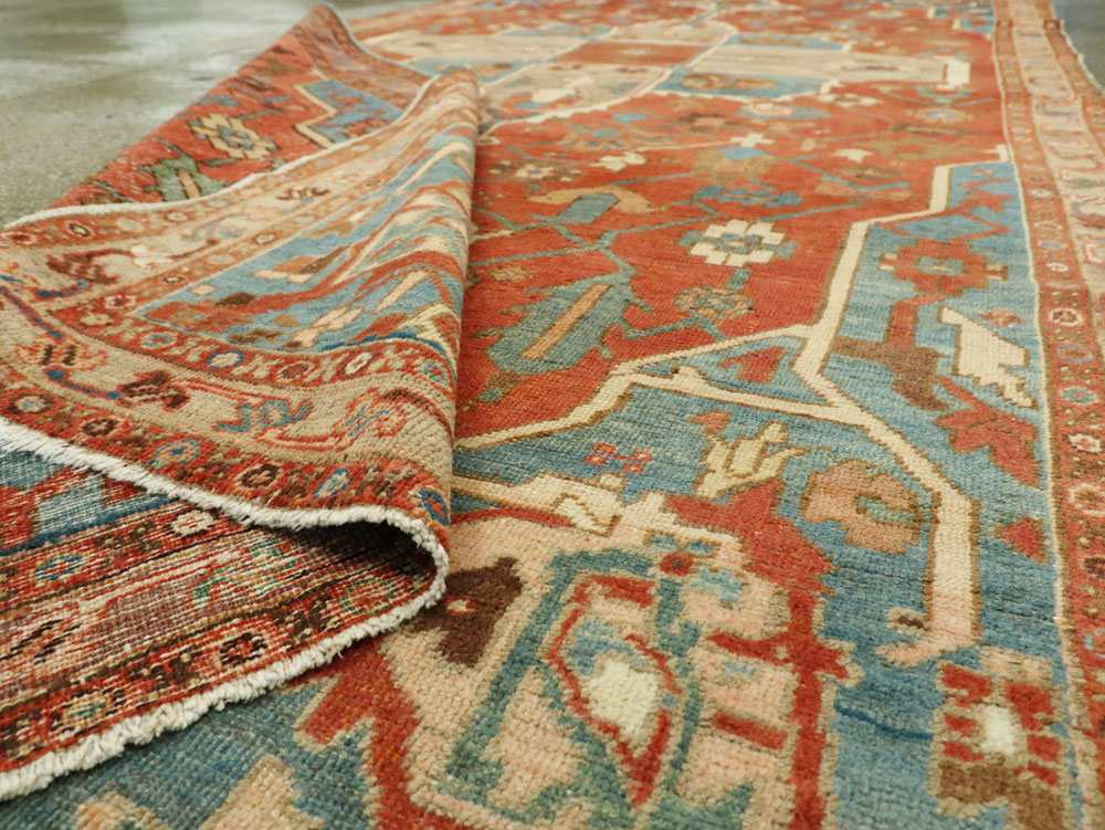 Antique Persian Serapi Gallery Carpet, No.27326 - Galerie Shabab