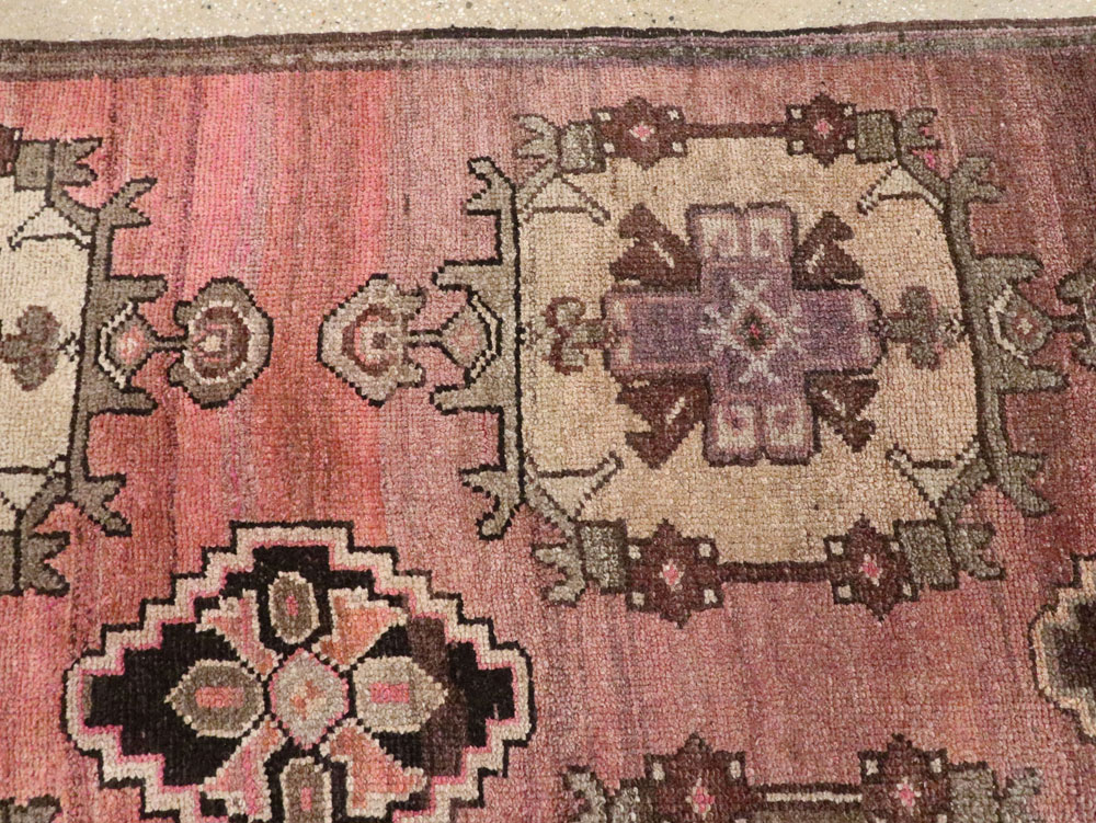 Vintage Turkish Anatolian Carpet, No.27336 - Galerie Shabab