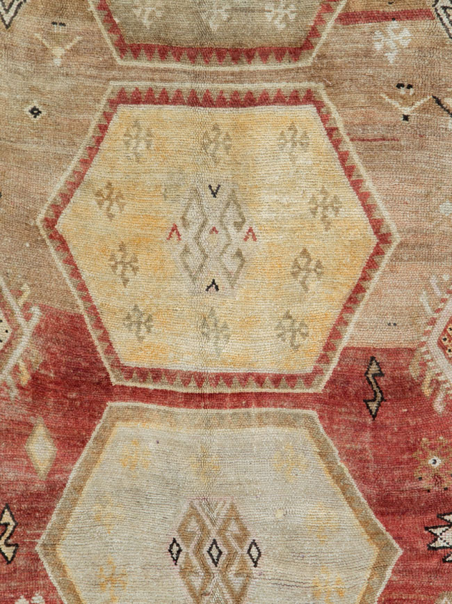 Vintage Turkish Anatolian Rug, No.27340 - Galerie Shabab