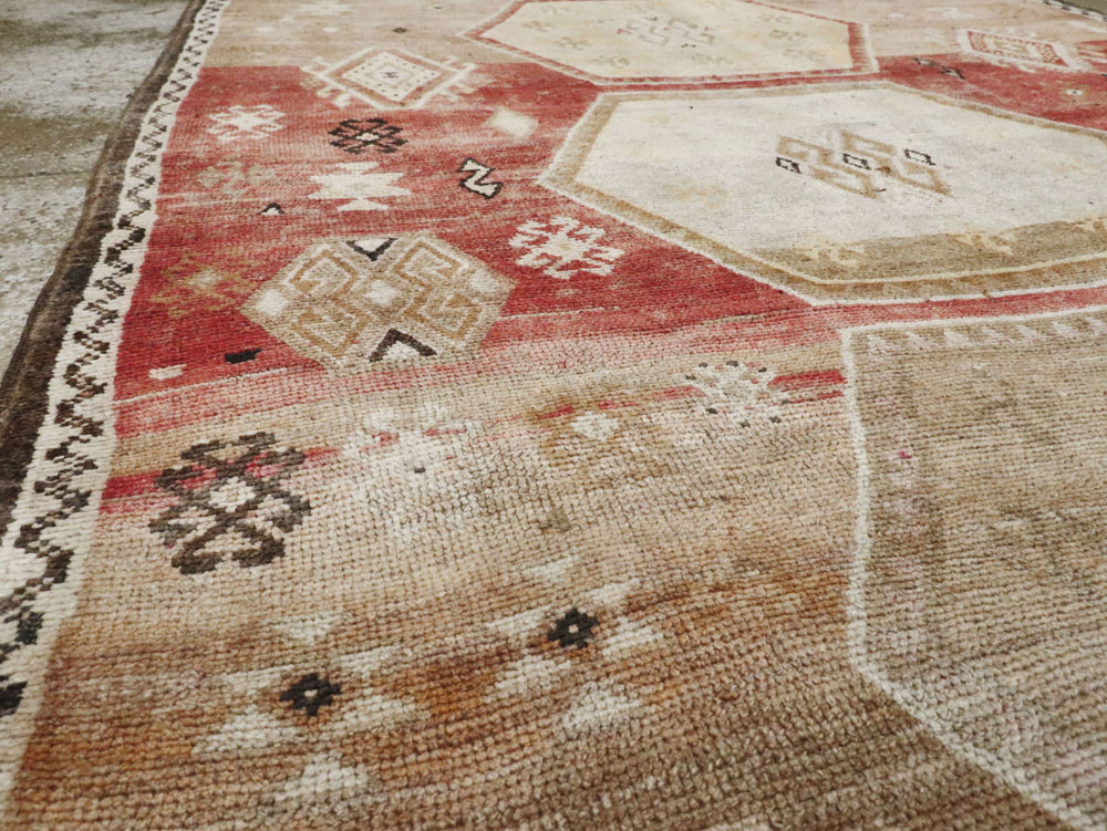 Vintage Turkish Anatolian Rug, No.27340 - Galerie Shabab