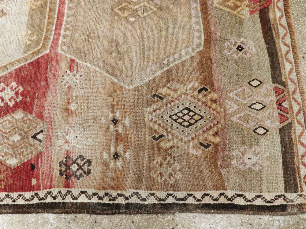 Vintage Turkish Anatolian Rug, No.27340 - Galerie Shabab