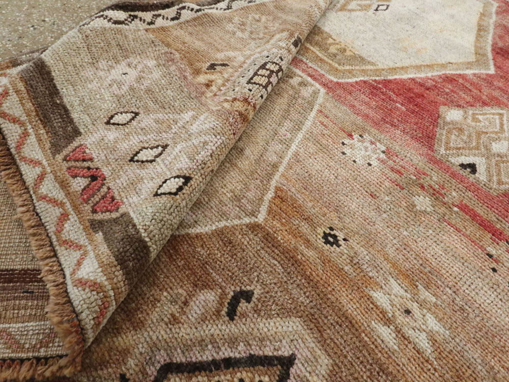 Vintage Turkish Anatolian Rug, No.27340 - Galerie Shabab