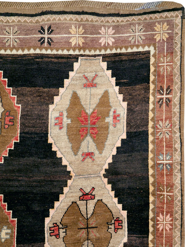 Vintage Turkish Anatolian Carpet, No.27341 - Galerie Shabab