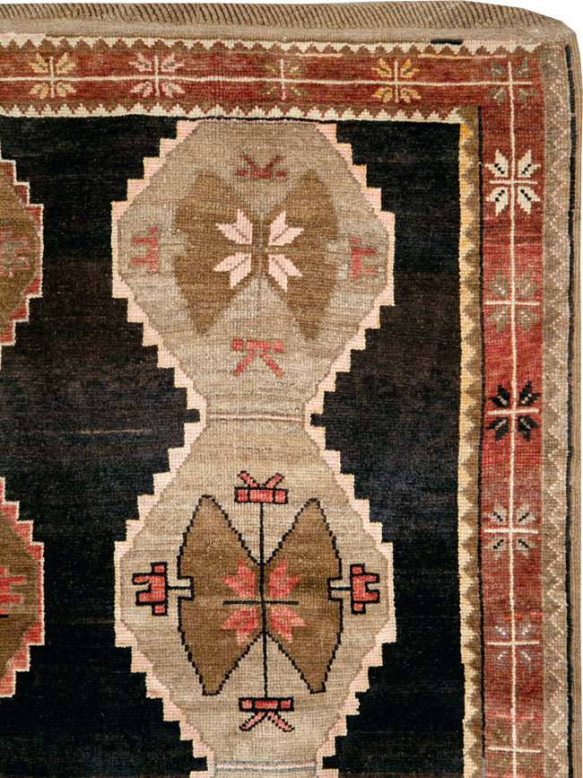 Vintage Turkish Anatolian Carpet, No.27341 - Galerie Shabab