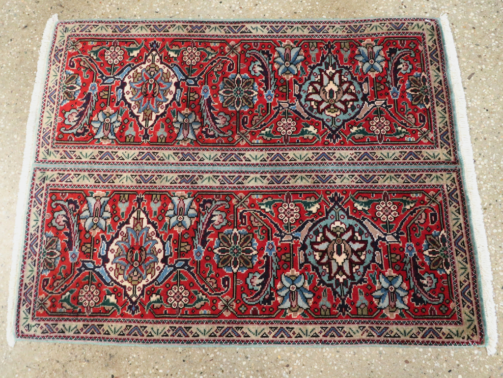Vintage Persian Tabriz Throw Rug, No.27345 - Galerie Shabab
