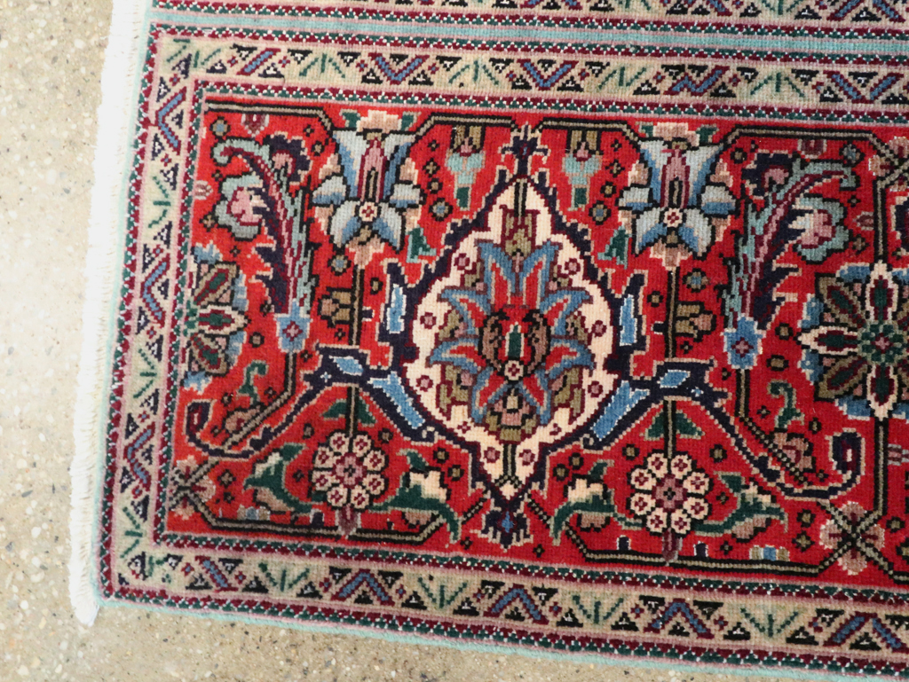 Vintage Persian Tabriz Throw Rug, No.27345 - Galerie Shabab