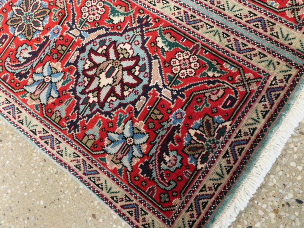 Vintage Persian Tabriz Throw Rug, No.27345 - Galerie Shabab