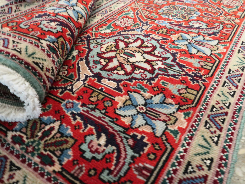 Vintage Persian Tabriz Throw Rug, No.27345 - Galerie Shabab