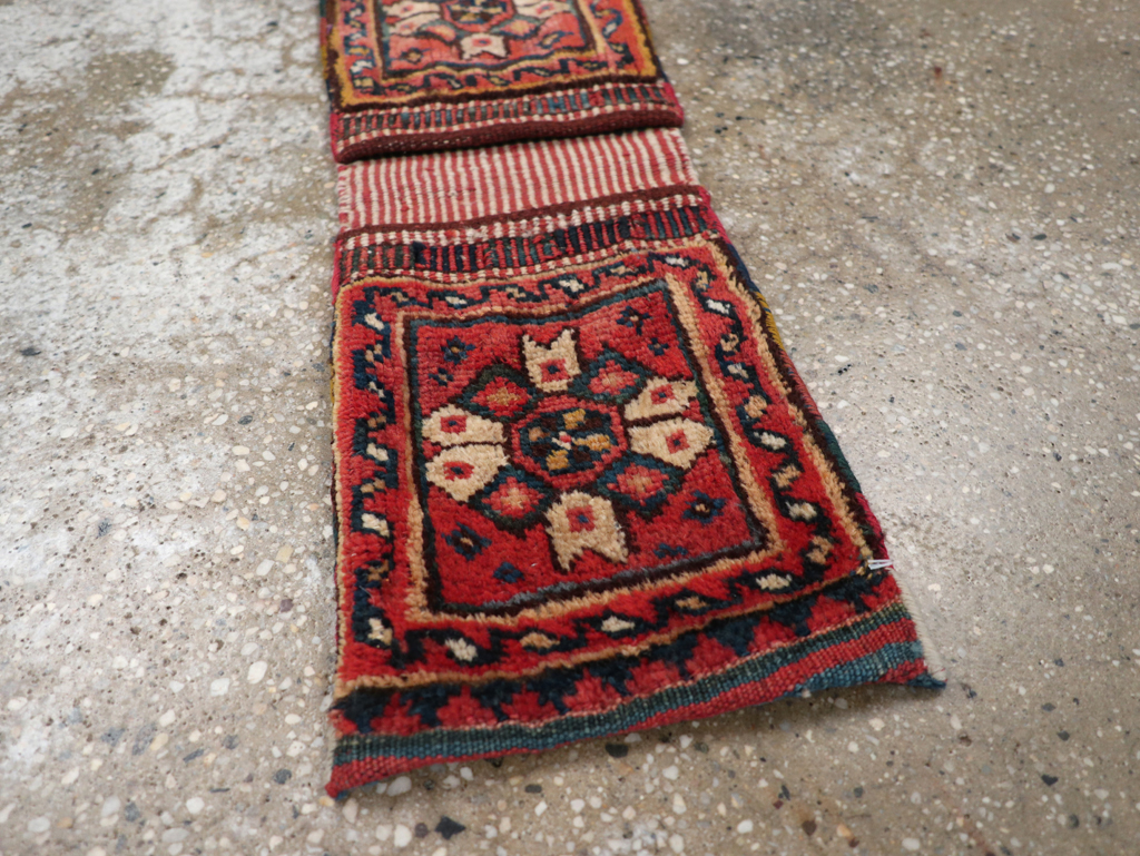 Vintage Persian Shiraz Saddlebag (Khorjin), No.27349 - Galerie Shabab