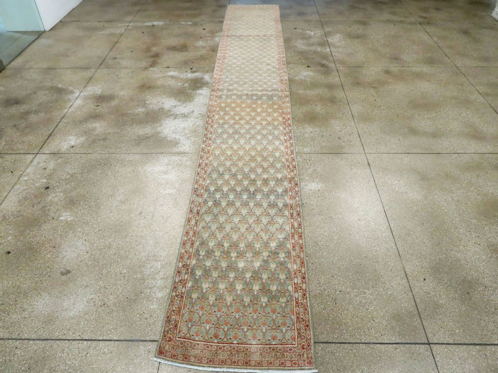 Vintage Persian Mahal Runner, No.27354 - Galerie Shabab