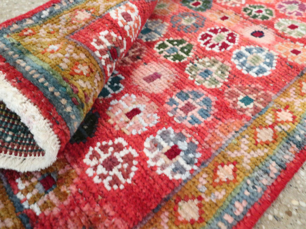 Vintage Persian Mahal Rug, No.27363 - Galerie Shabab