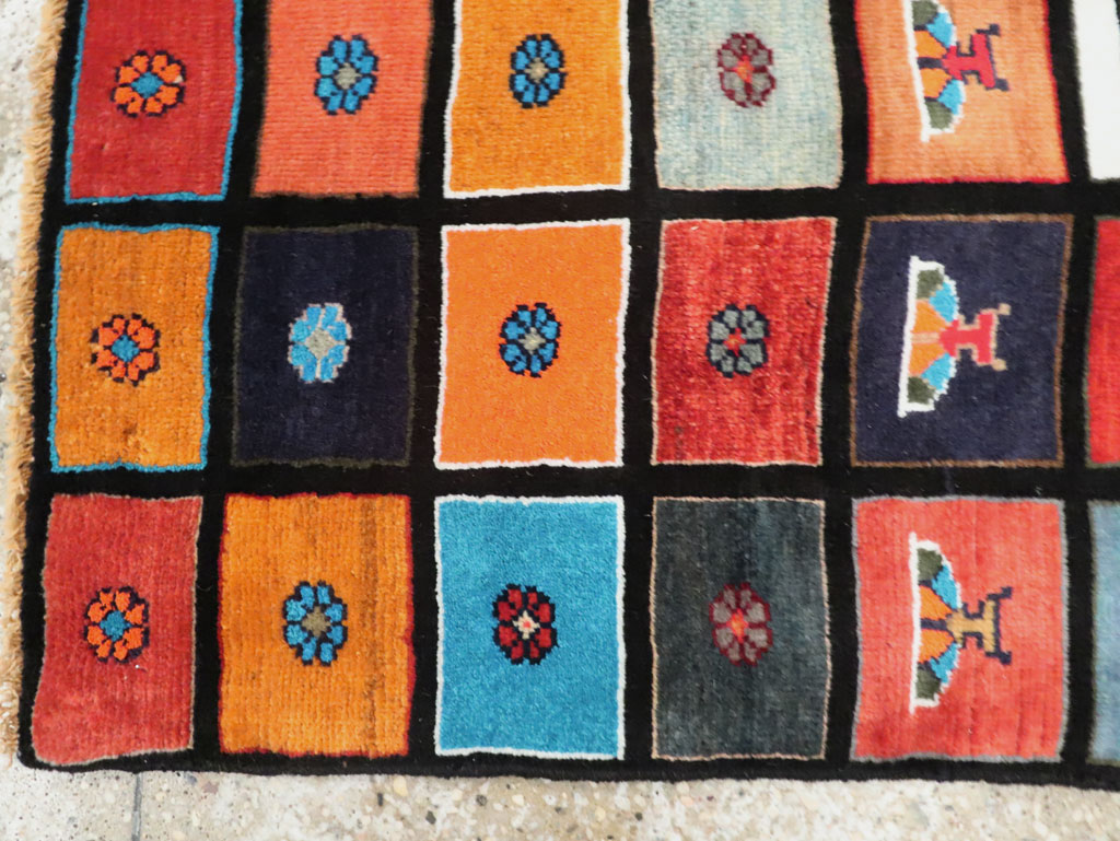 Vintage Persian Mahal Throw Rug, No.27366 - Galerie Shabab
