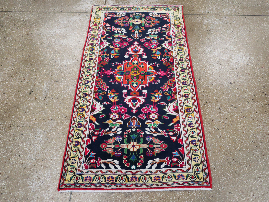 Vintage Persian Hamadan Rug, No.27369 - Galerie Shabab