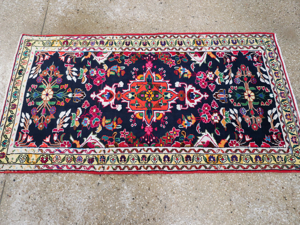 Vintage Persian Hamadan Rug, No.27369 - Galerie Shabab