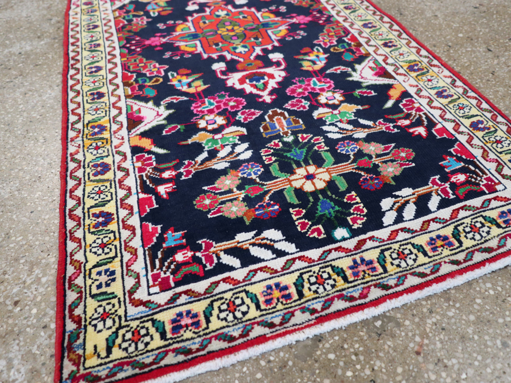 Vintage Persian Hamadan Rug, No.27369 - Galerie Shabab