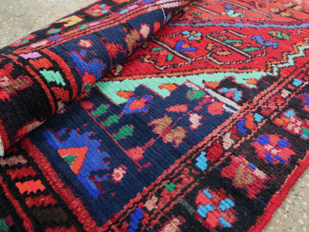 Vintage Persian Hamadan Throw Rug, No.27390 - Galerie Shabab