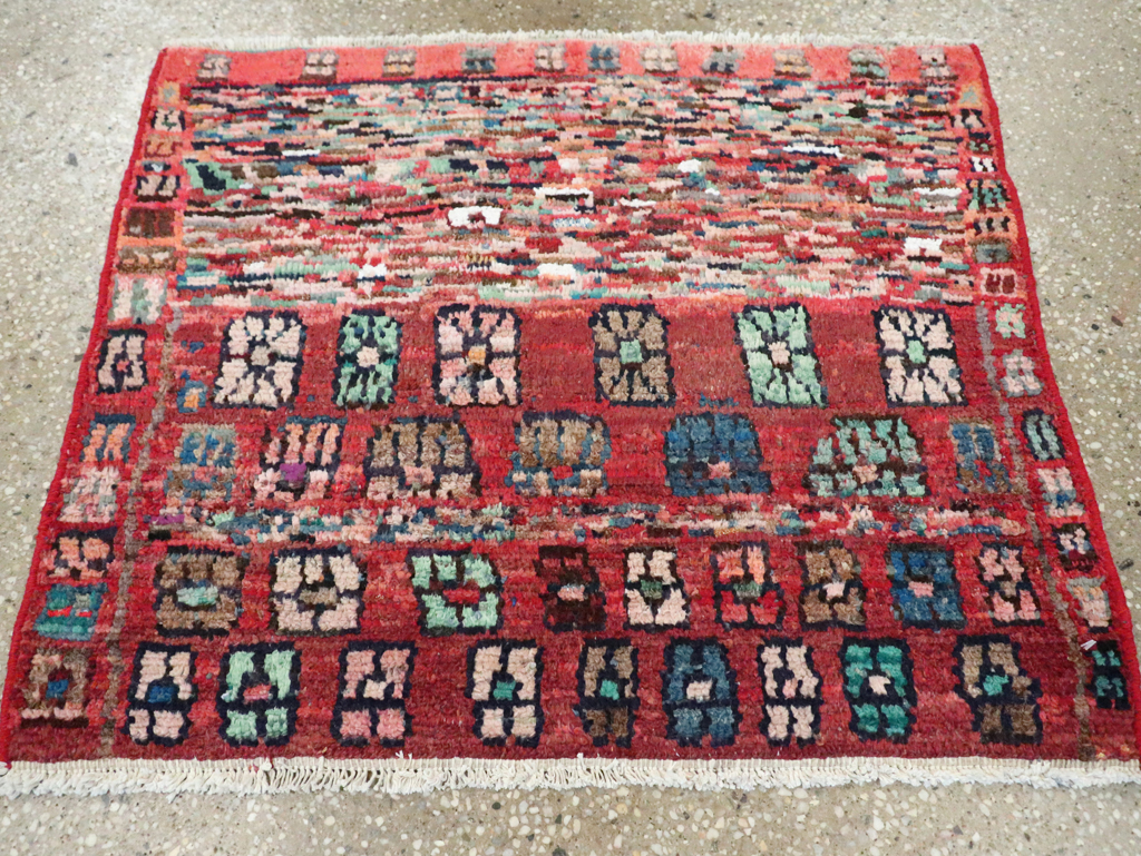 Vintage Persian Shiraz Rug, No.27391 - Galerie Shabab