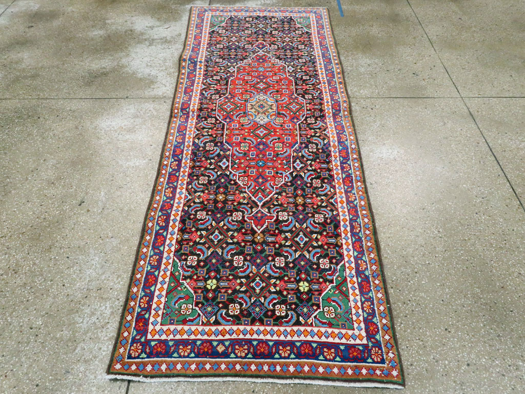 Vintage Persian Hamadan Runner, No.27397 - Galerie Shabab