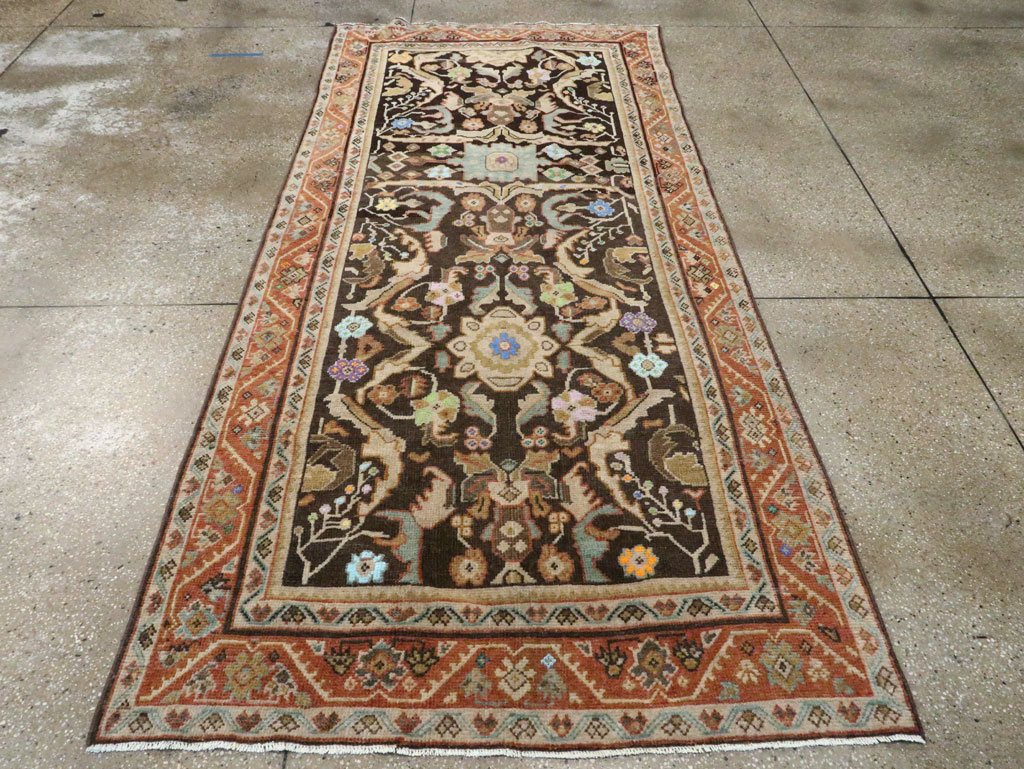 Vintage Persian Mahal Gallery Rug, No.27399 - Galerie Shabab