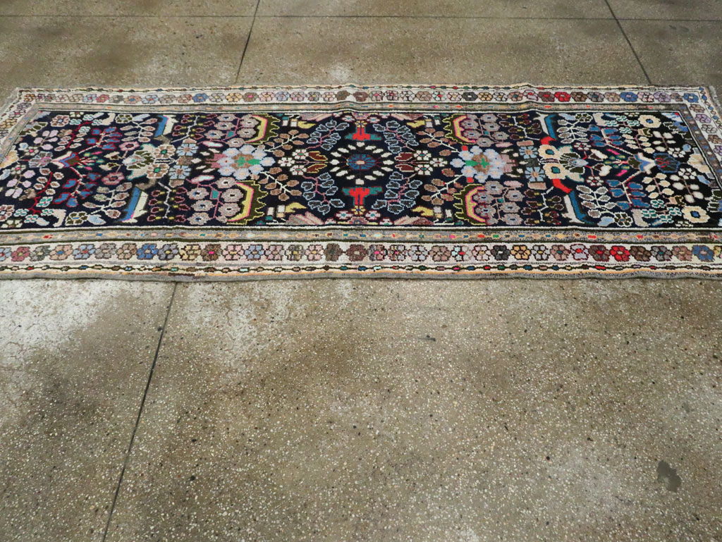 Vintage Hamadan Runner, No.27400 - Galerie Shabab