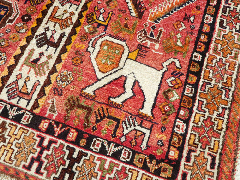 Vintage Persian Shiraz Pictorial Rug, No.27413 - Galerie Shabab