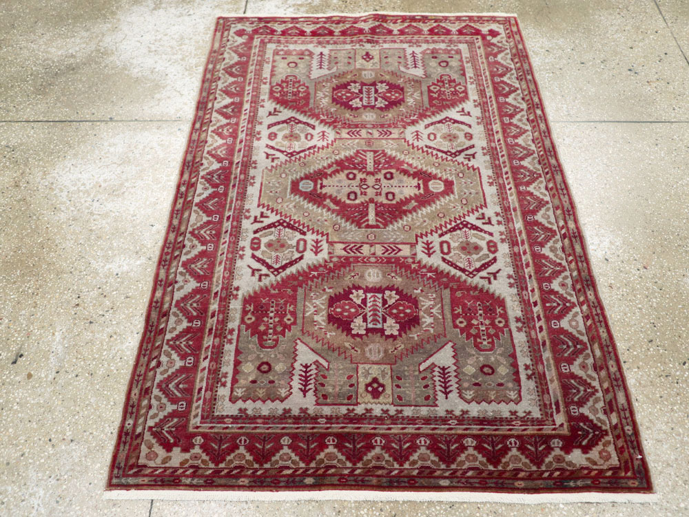 Vintage Persian Ardabil Throw Rug, No.27415 - Galerie Shabab