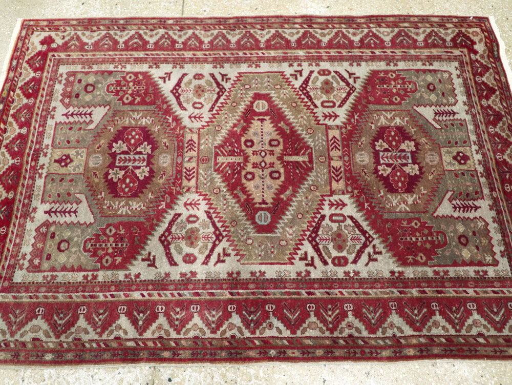 Vintage Persian Ardabil Throw Rug, No.27415 - Galerie Shabab