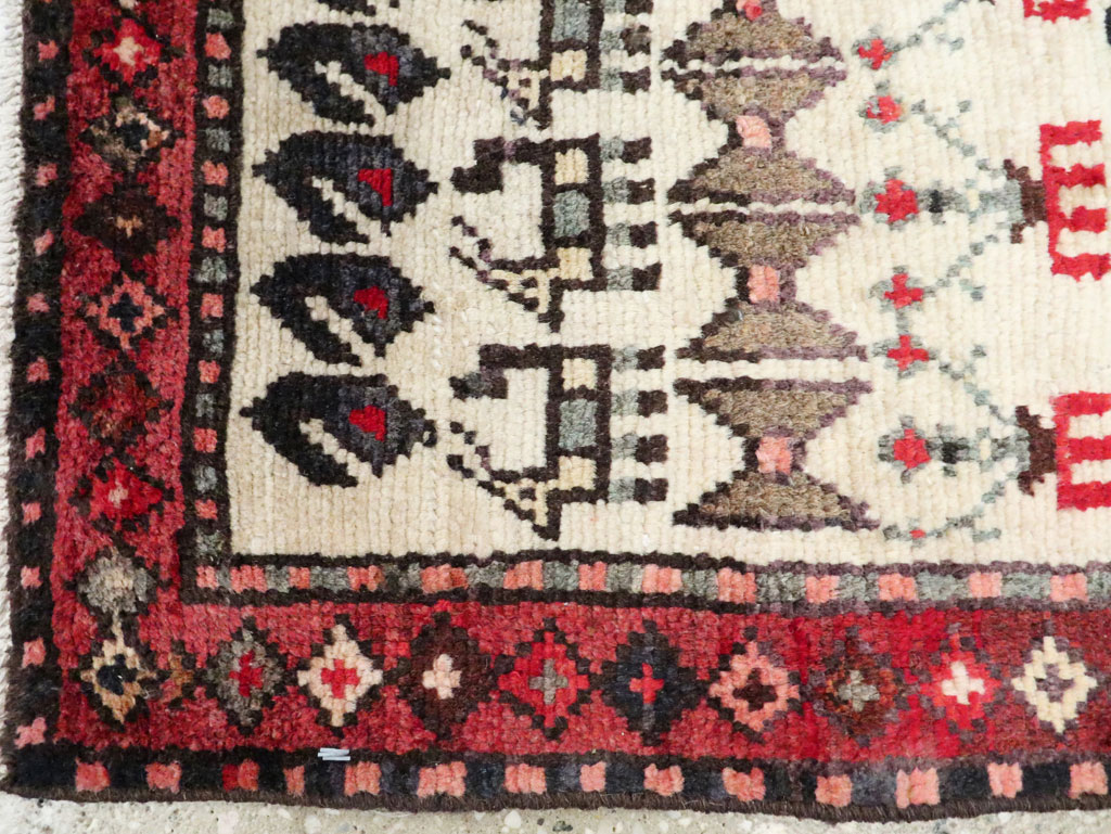 Vintage Persian Baluch Rug, No.27419 - Galerie Shabab