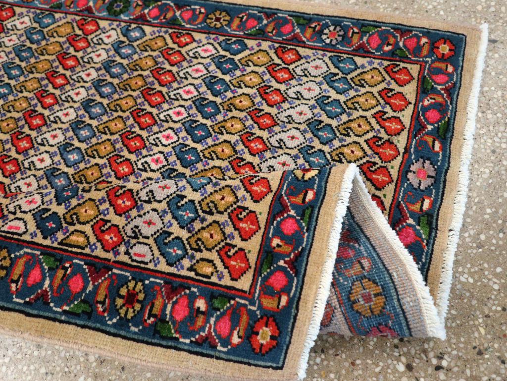 Vintage Persian Mahal Rug, No.27422 - Galerie Shabab