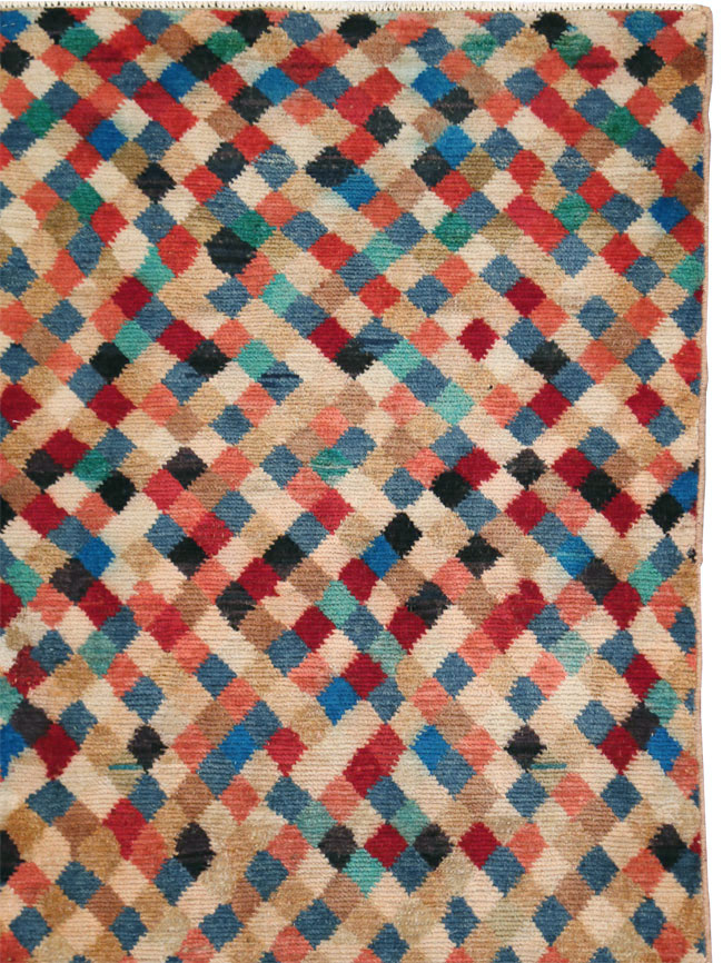 Vintage Persian Shiraz Rug, No.27423 - Galerie Shabab
