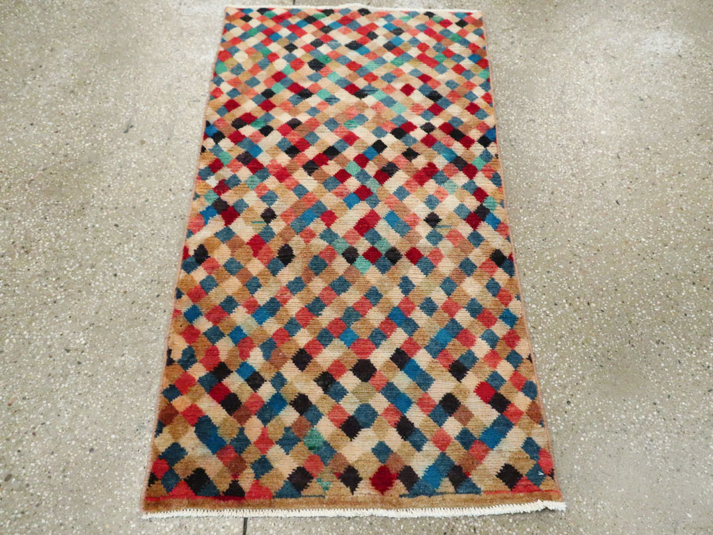 Vintage Persian Shiraz Rug, No.27423 - Galerie Shabab