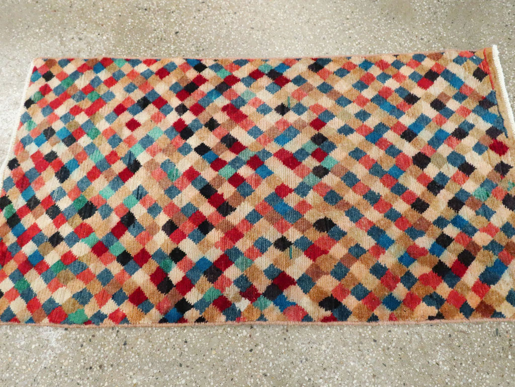 Vintage Persian Shiraz Rug, No.27423 - Galerie Shabab