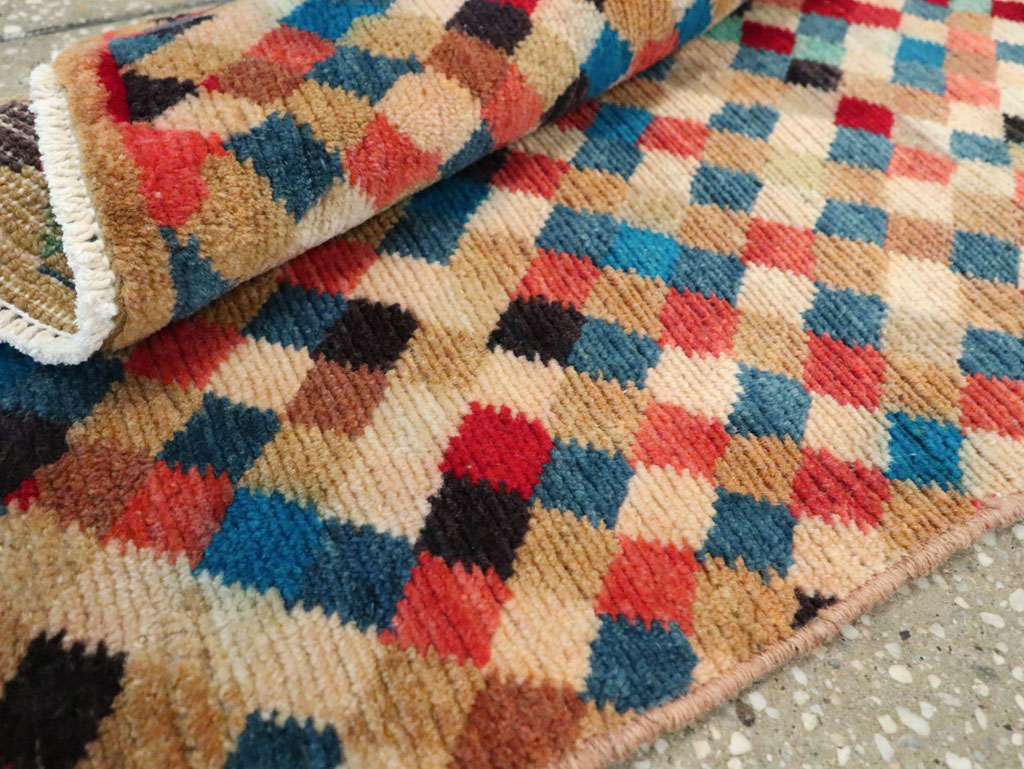 Vintage Persian Shiraz Rug, No.27423 - Galerie Shabab
