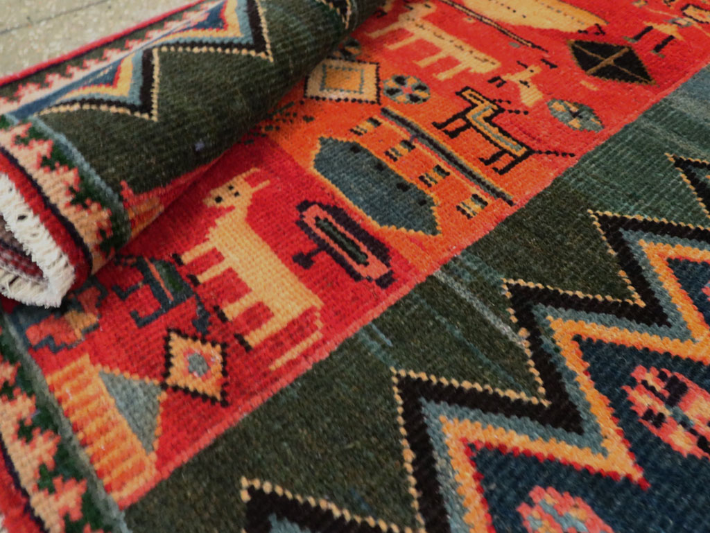 Vintage Persian Pictorial Mahal Rug, No.27431 - Galerie Shabab