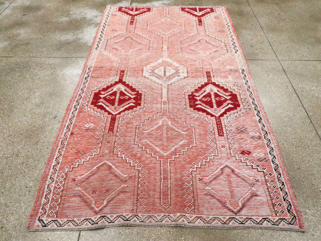 Vintage Persian Shiraz Rug, No.27444 - Galerie Shabab