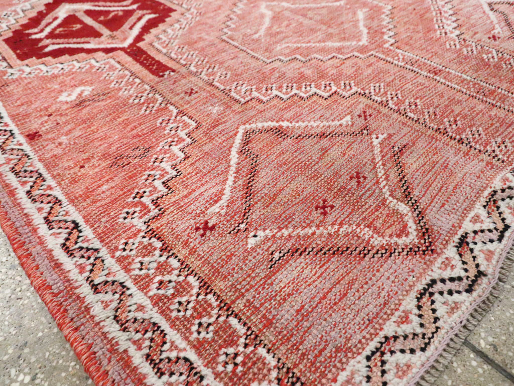 Vintage Persian Shiraz Rug, No.27444 - Galerie Shabab