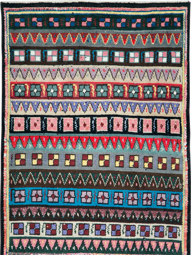 Vintage Persian Mahal Runner, No.27453 - Galerie Shabab