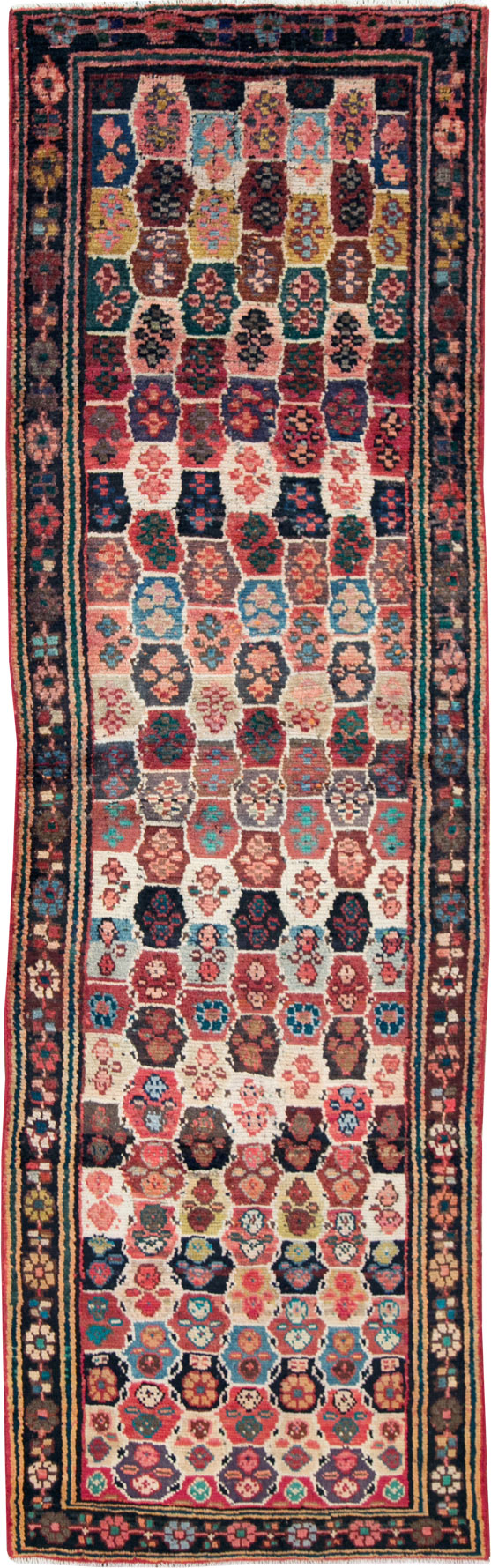 Vintage Persian Kurdish Runner, No.27457 - Galerie Shabab