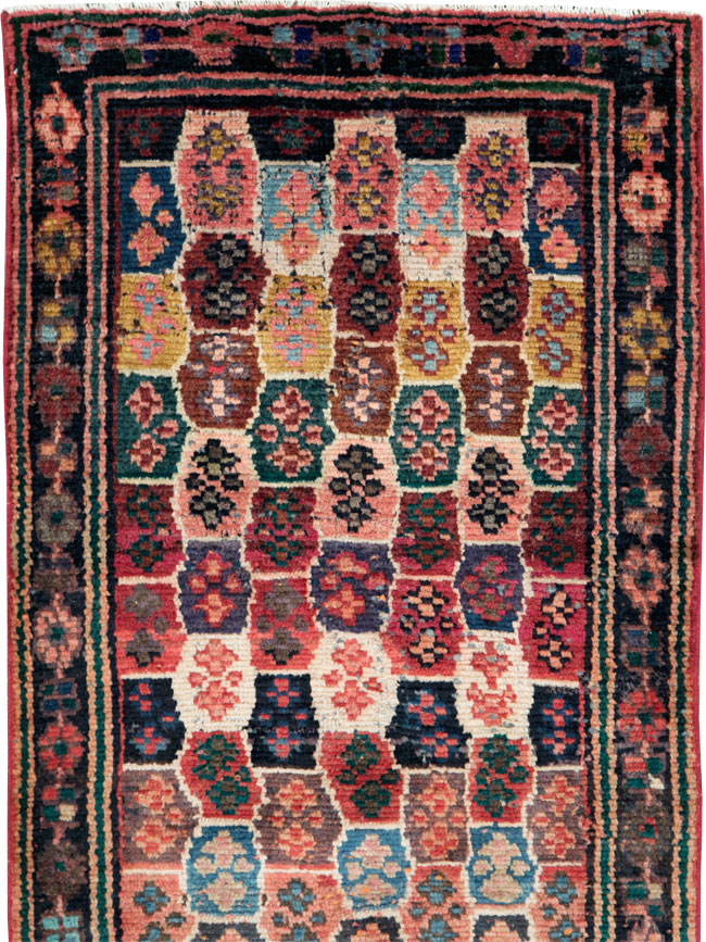 Vintage Persian Kurdish Runner, No.27457 - Galerie Shabab