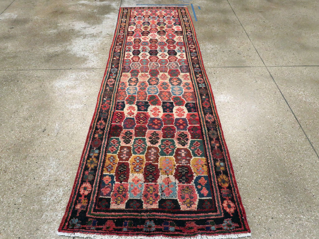 Vintage Persian Kurdish Runner, No.27457 - Galerie Shabab