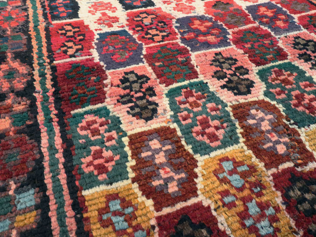 Vintage Persian Kurdish Runner, No.27457 - Galerie Shabab